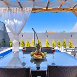 2 Bedroom Secluded With Private Pool Hot Tub فيلة