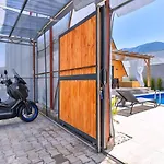 2 Bedroom Secluded With Private Pool Hot Tub فتحية