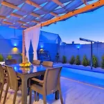 فيلة 2 Bedroom Secluded With Private Pool Hot Tub *
