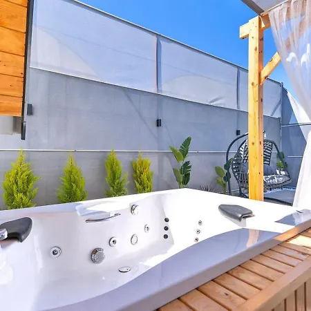 فيلة 2 Bedroom Secluded With Private Pool Hot Tub