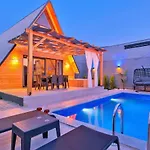 2 Bedroom Secluded With Private Pool Hot Tub Villa