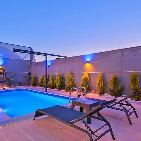 2 Bedroom Secluded With Private Pool Hot Tub Villa