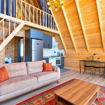 2 Bedroom Secluded With Private Pool Hot Tub *
