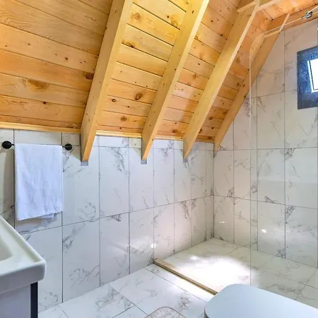 빌라 2 Bedroom Secluded With Private Pool Hot Tub