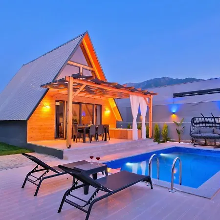 2 Bedroom Secluded With Private Pool Hot Tub Villa *