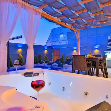 2 Bedroom Secluded With Private Pool Hot Tub * Fethiye